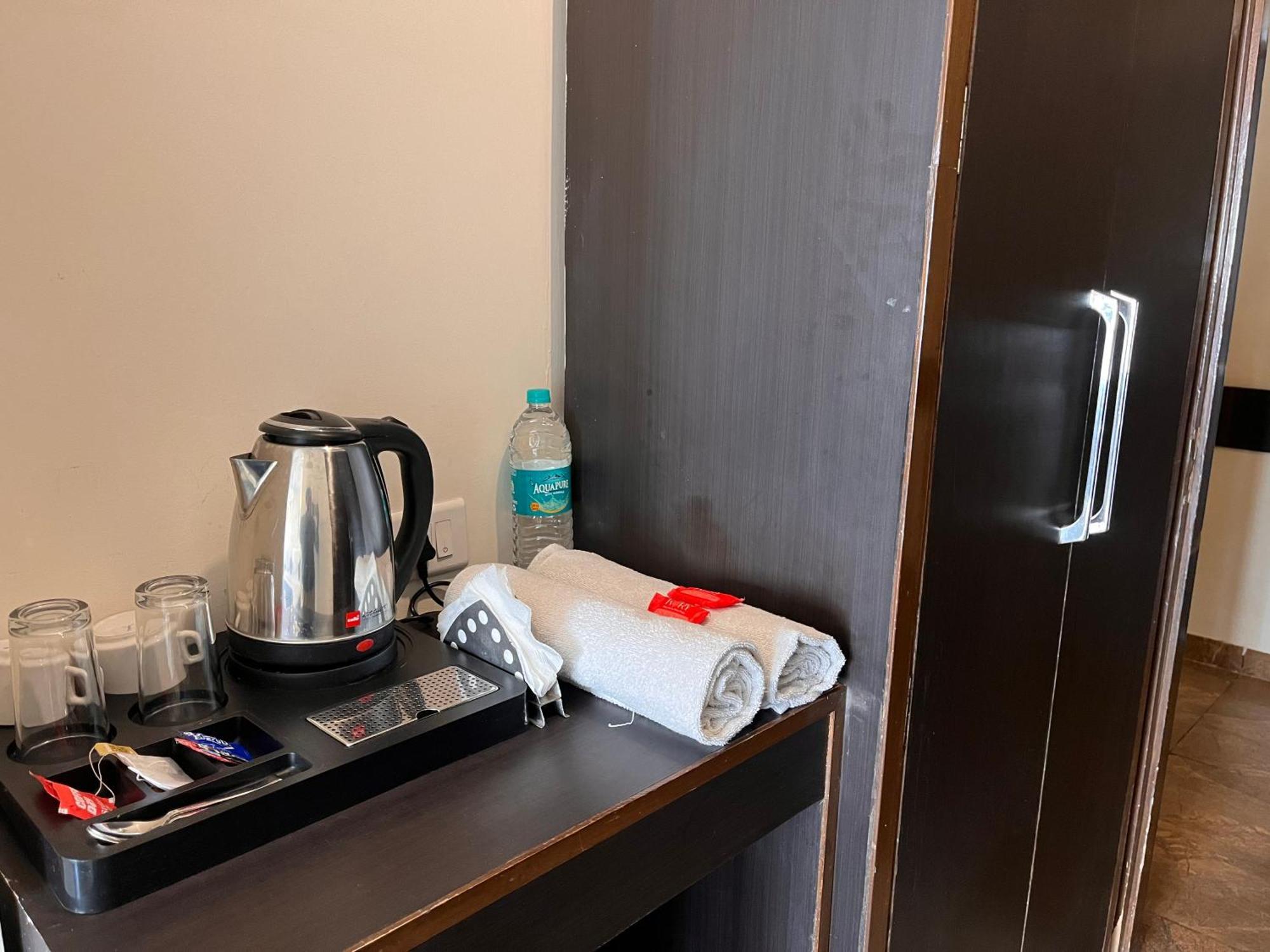 Hotel Jb Residency !! Luxurious & Royal Balcony Rooms !! Large Rooms Zirakpur Экстерьер фото